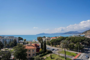 025 - Casa PANORAMICA 90metri dalla SPIAGGIA con VISTA MARE e Terrazzo in Centro, Sestri Levante